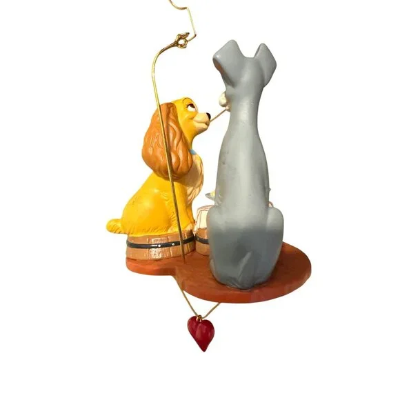 Lady & The Tramp Spaghetti Scene Hanging Ornament Disney 2005 Heart Base Valenti - Picture 5 of 6
